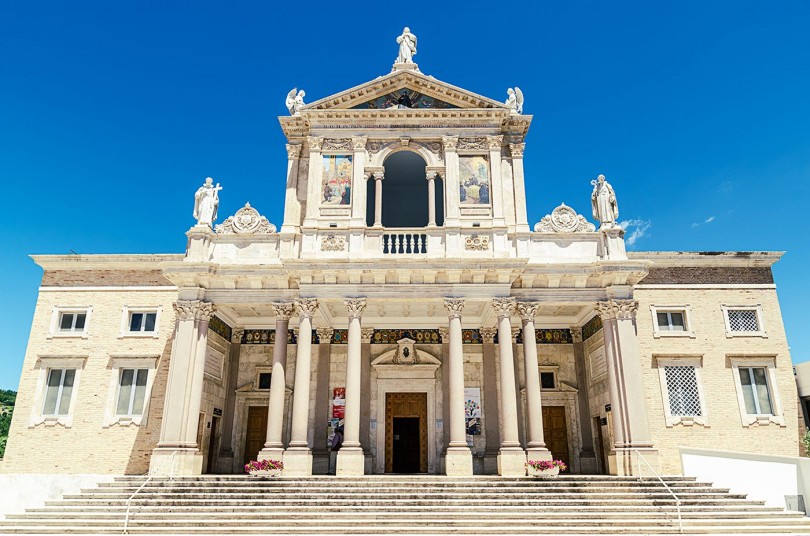 santuario san gabriele abruzzo